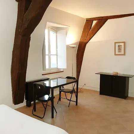 Apartment Paul Louis Courier *